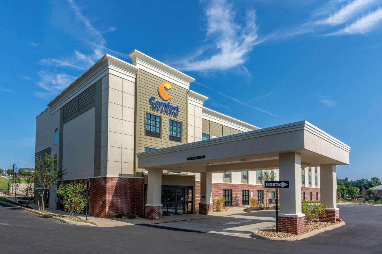 Comfort Inn & Suites Charlottesville Exterior foto