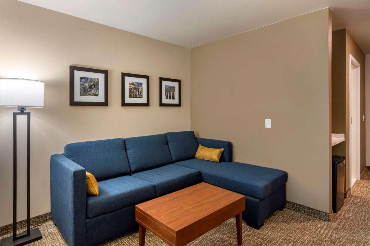 Comfort Inn & Suites Charlottesville Exterior foto